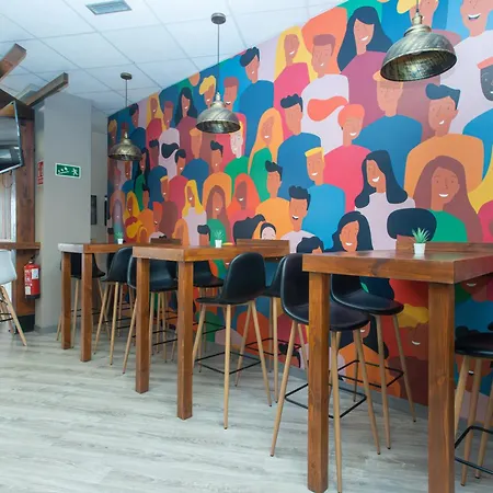 Llanes Hostel リャネス