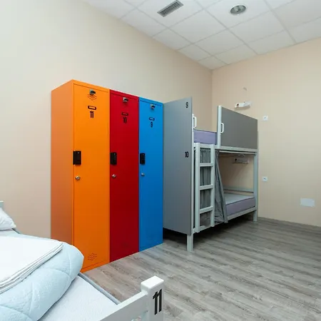 Albergue Llanes Hostel *