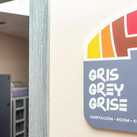 Llanes Hostel リャネス