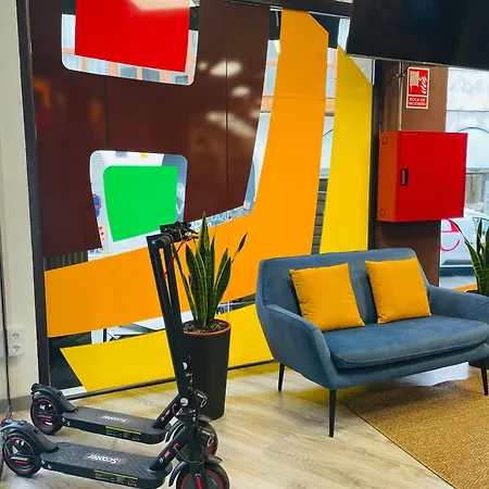 Llanes Hostel ホテル