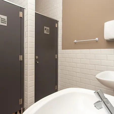 Llanes Hostel 酒店 利亚内斯