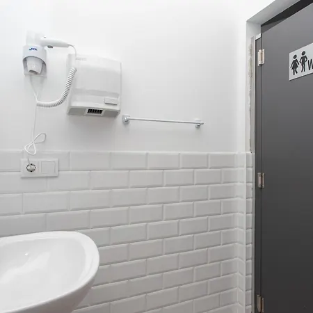 Llanes Hostel 利亚内斯